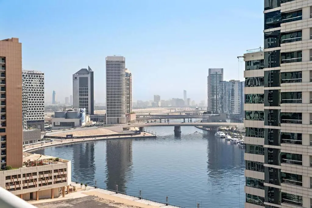 Stunning 1Bhk With A Canal View ドバイ アラブ首長国連邦